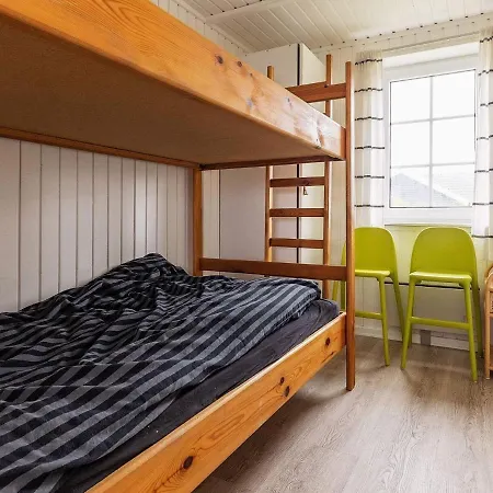 Three-bedroom In 32 Løkken