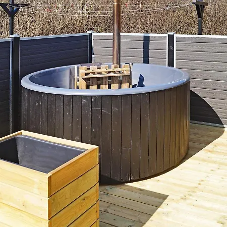 Otel Three-bedroom In 32 3*